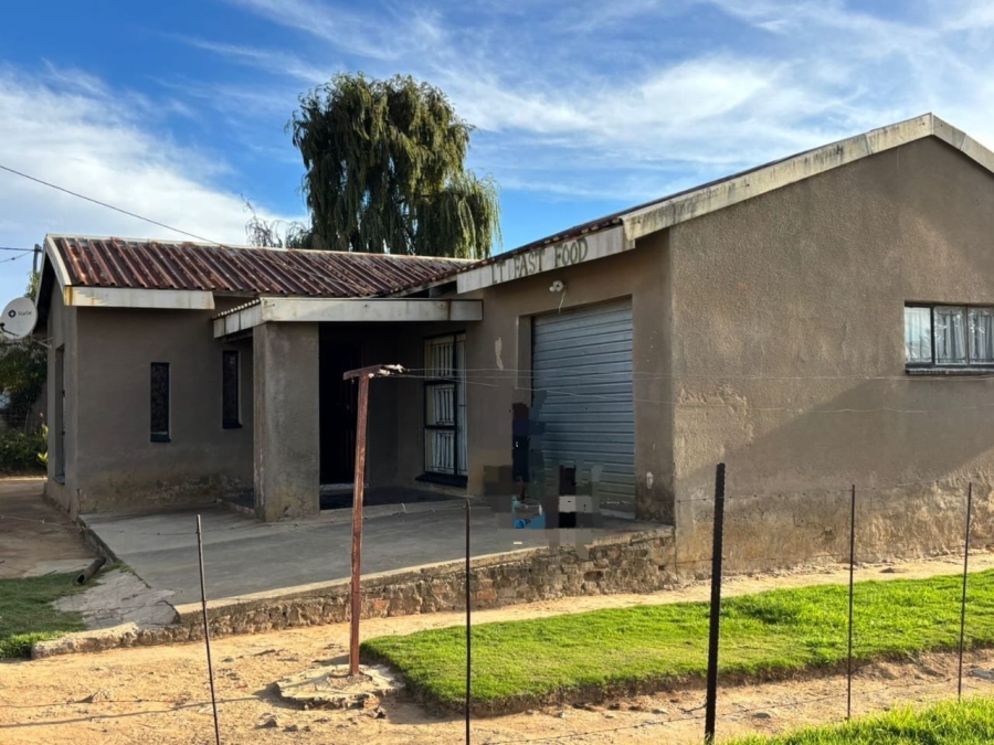 3 Bedroom Property for Sale in Phuthaditjhaba Free State